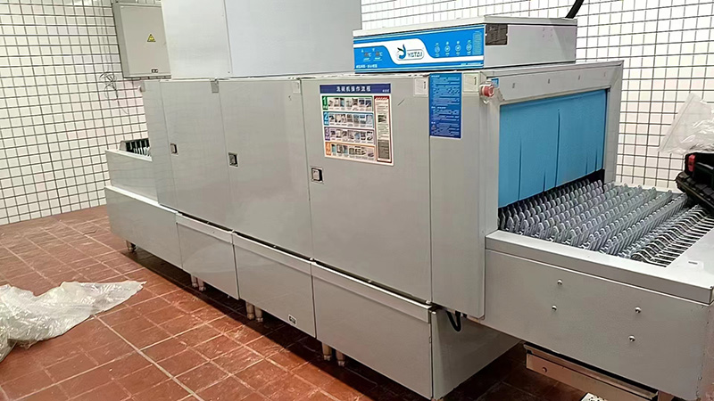 廣西某酒店斜插式洗碗機